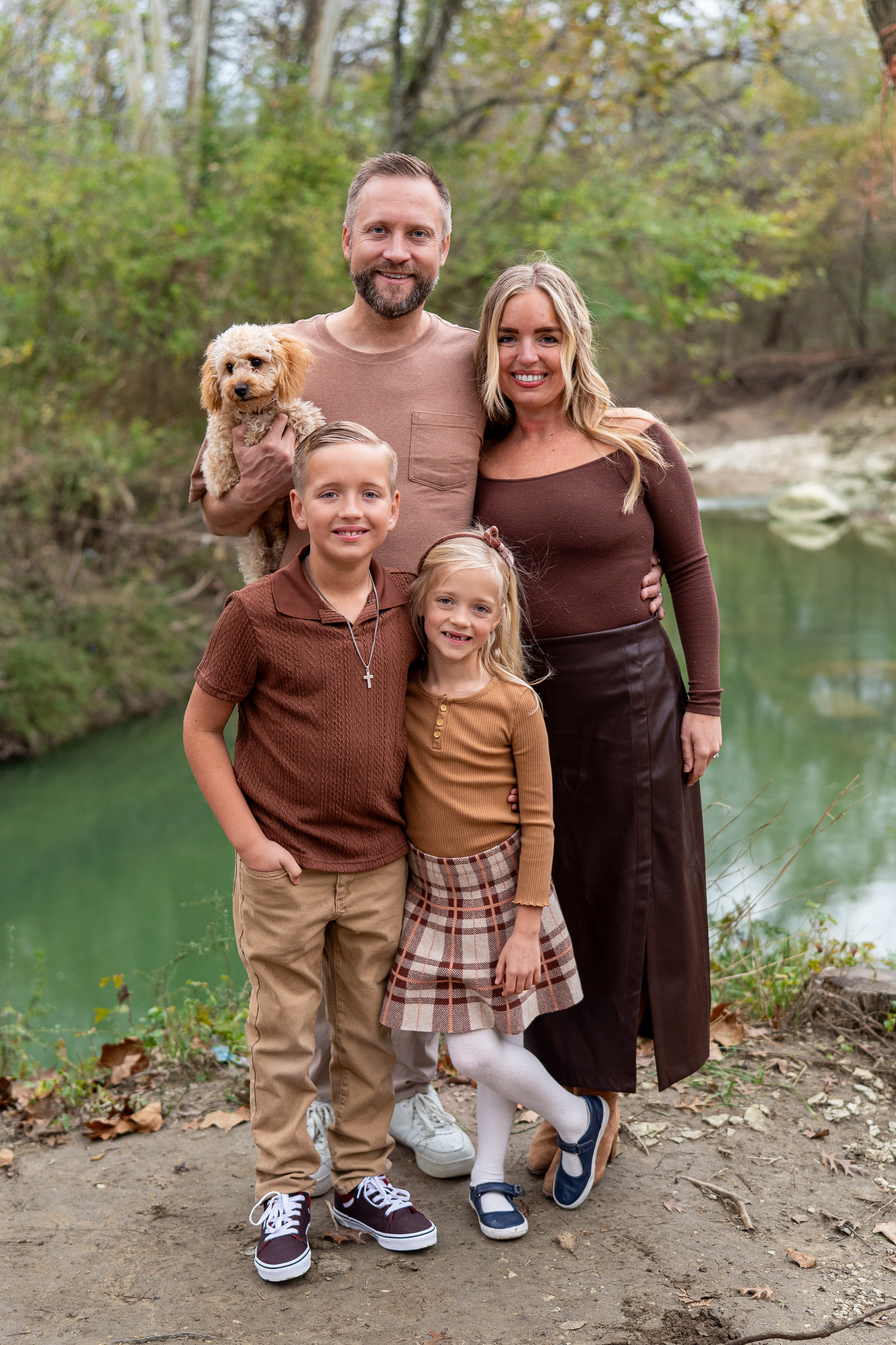 Nicole Rossen with her family outdoors
